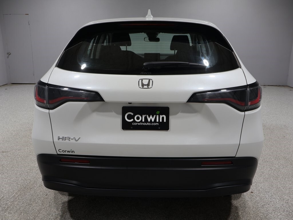 2025 Honda HR-V LX photo 2