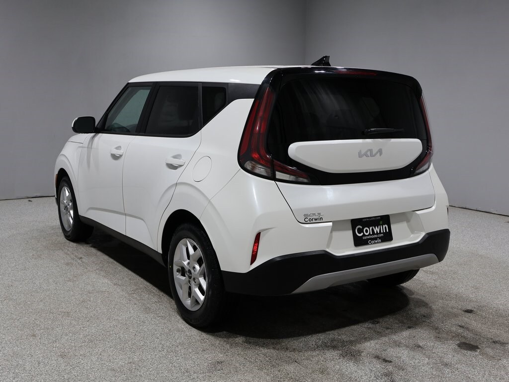 2024 Kia Soul LX S photo 4