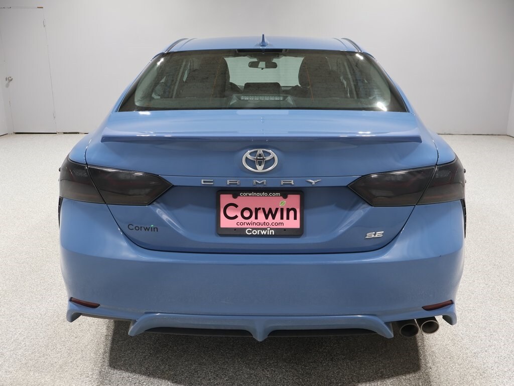 2023 Toyota Camry SE photo 3