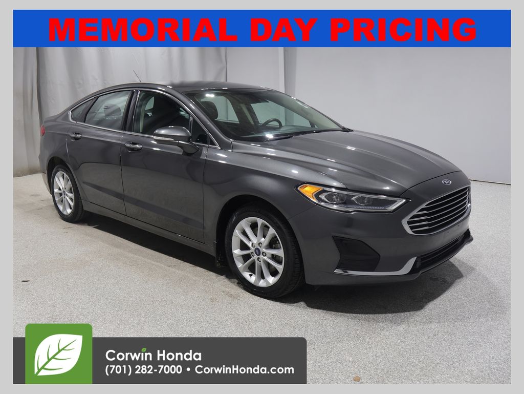 2019 Ford Fusion SEL Energi's photo