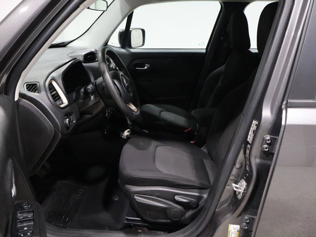 2017 Jeep Renegade Sport photo 4