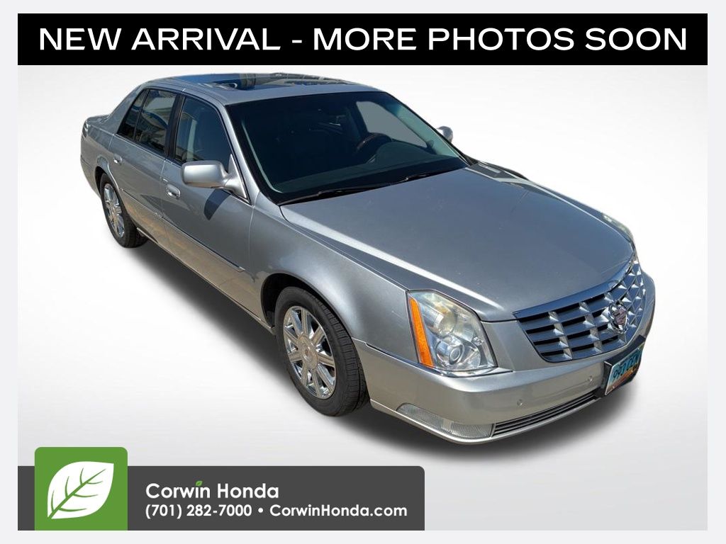 2008 Cadillac DTS's photo