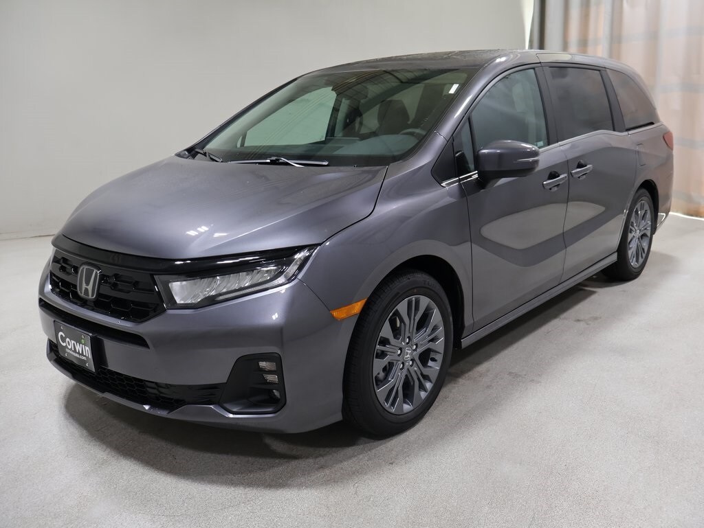 2026 Honda Odyssey Touring photo 3