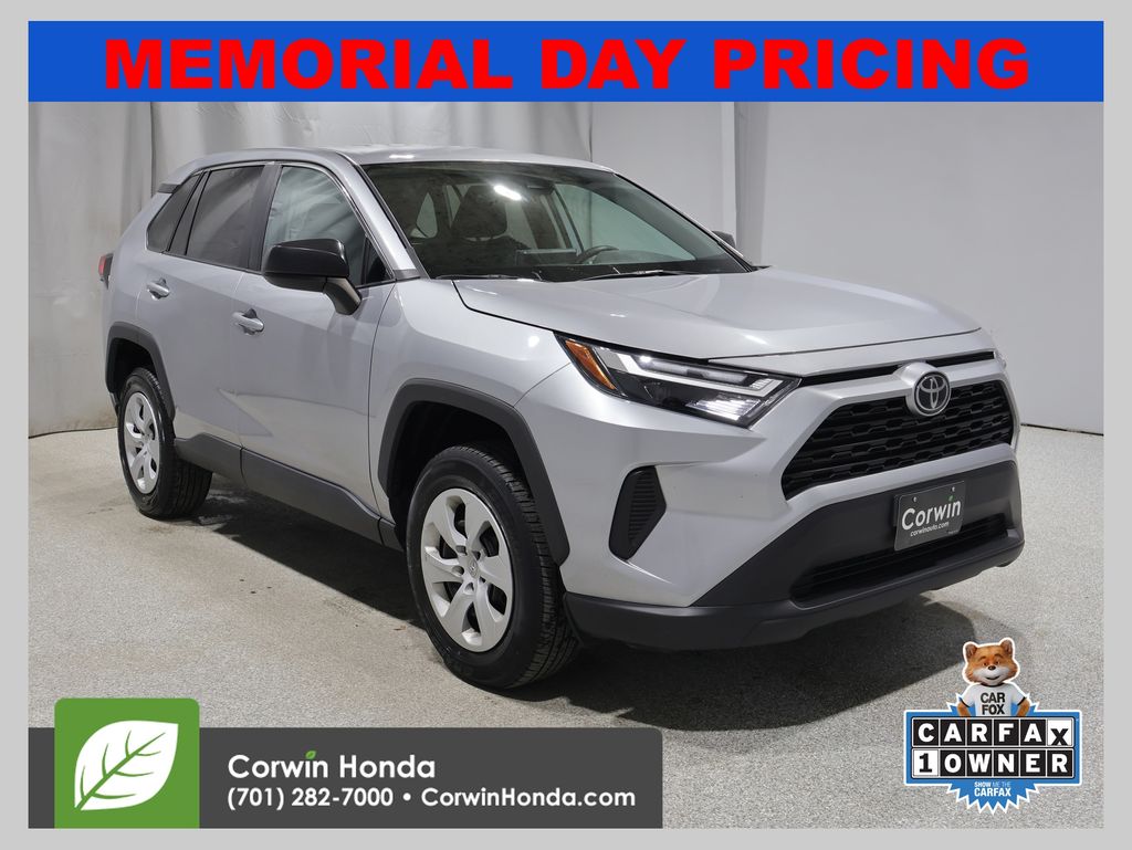 2024 Toyota RAV4 LE AWD's photo