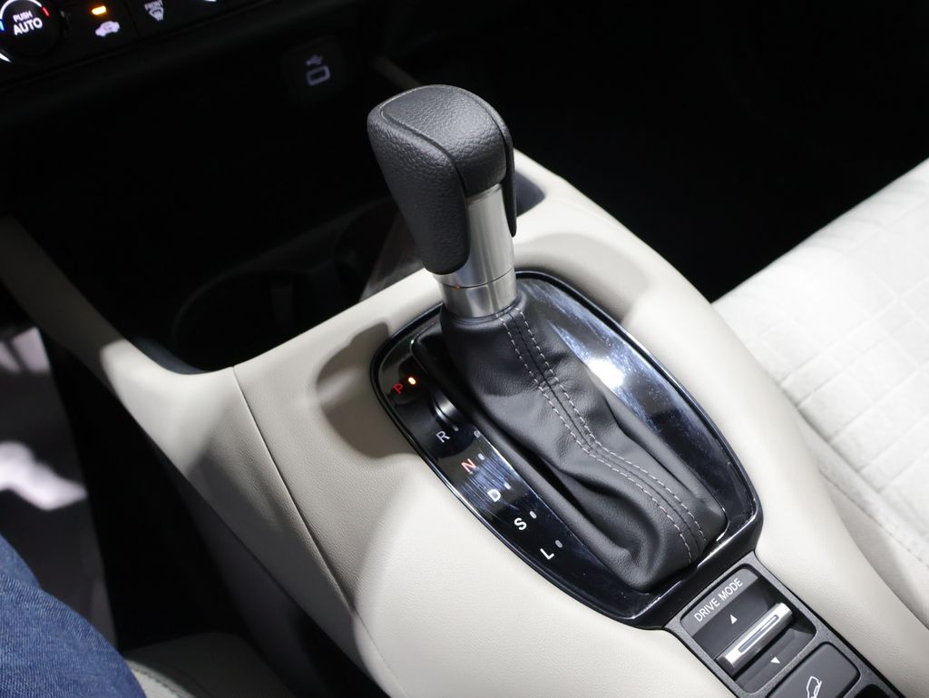 2025 Honda HR-V LX - Photo 29