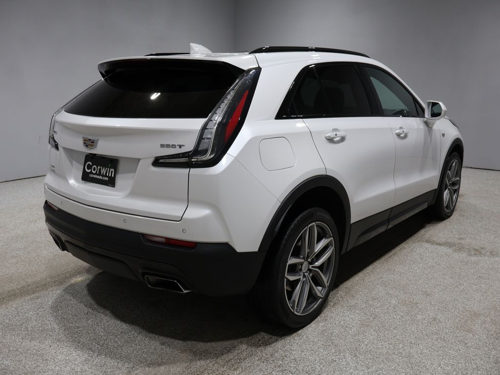 2020 Cadillac XT4 Sport photo 2