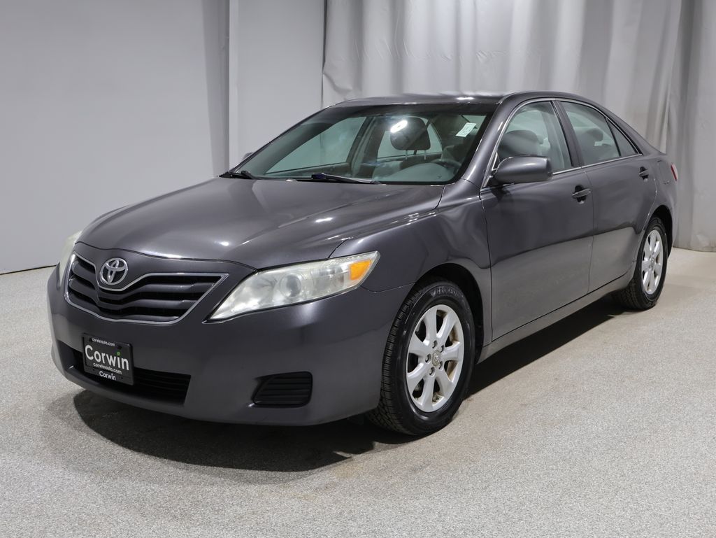 2011 Toyota Camry LE photo 4