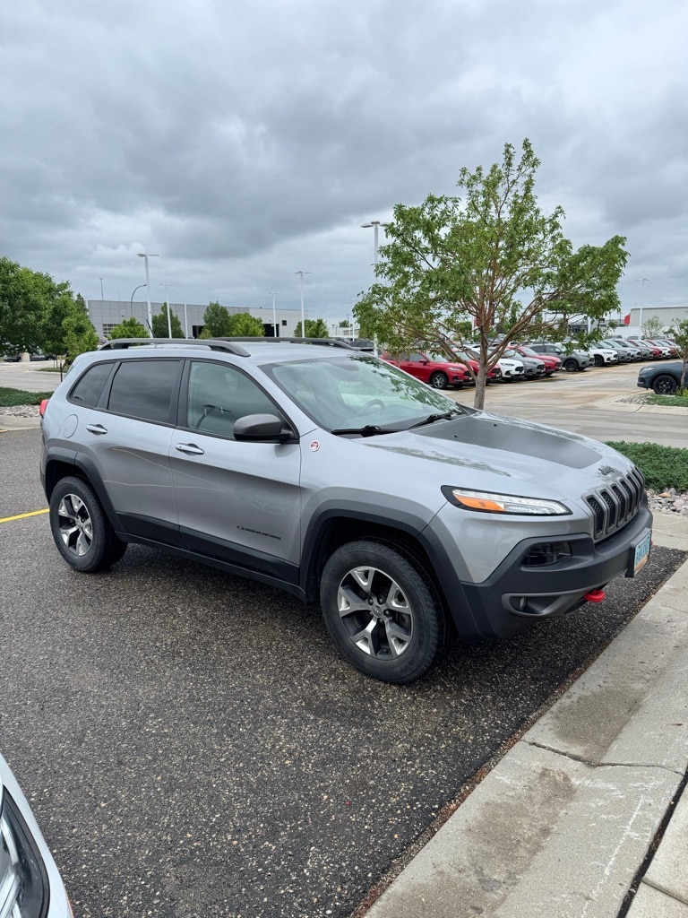 Used 2015 Jeep Cherokee Trailhawk with VIN 1C4PJMBB0FW655461 for sale in Fargo, ND