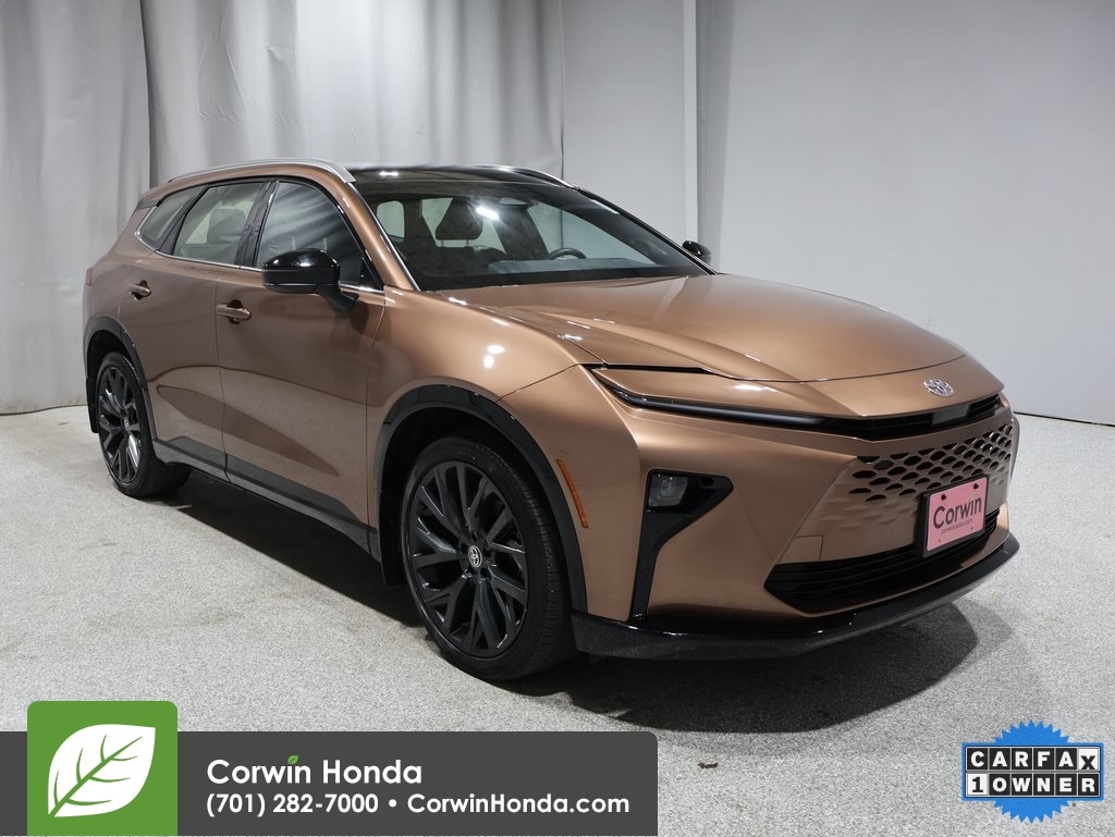 2025 Toyota Crown Signia Limited's photo