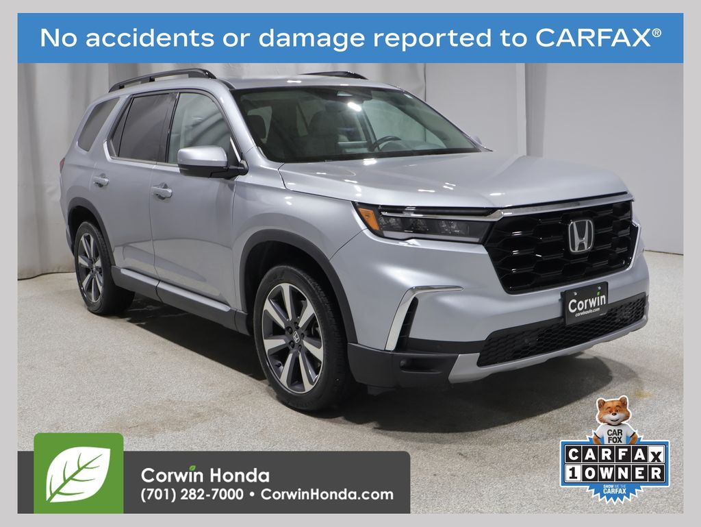 2025 Honda Pilot Touring AWD's photo