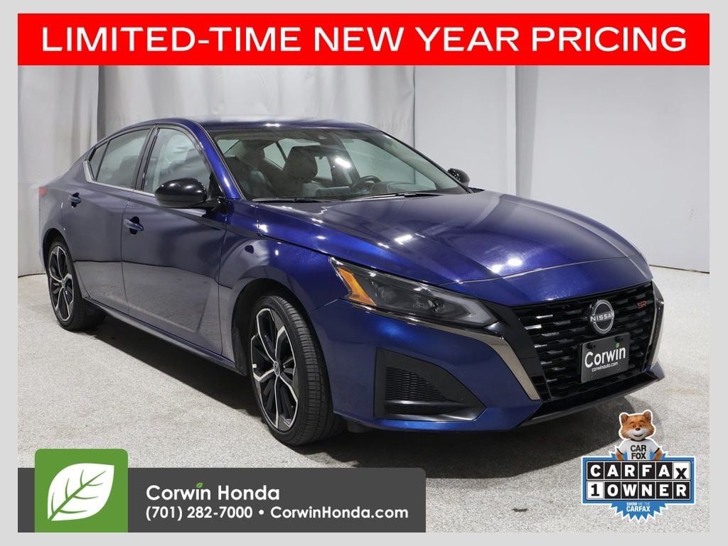 2024 Nissan Altima SR's photo