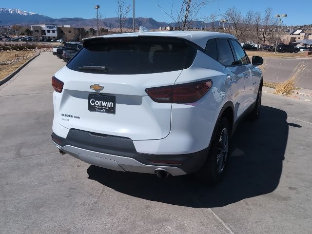 2025 Chevrolet Blazer 2LT photo 2