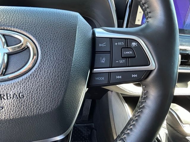 2023 Toyota Highlander Platinum - Photo 17