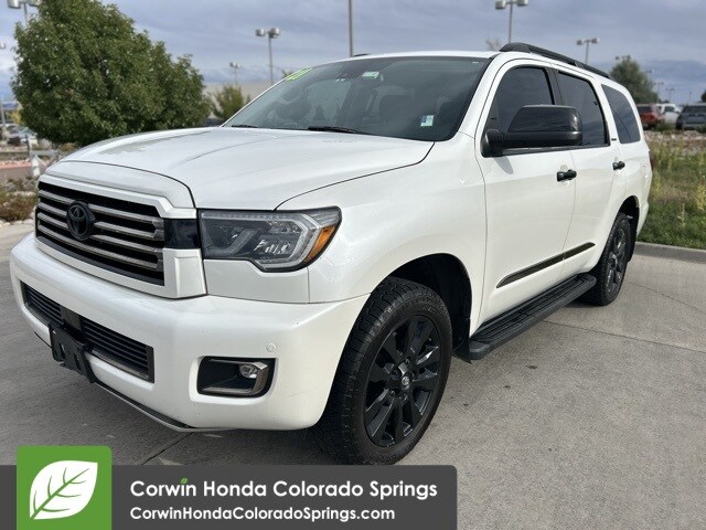 2021 Toyota Sequoia photo 2