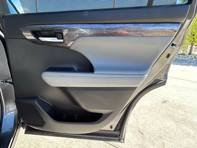 2023 Toyota Highlander Platinum - Photo 28