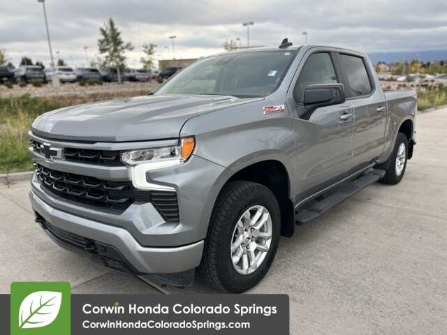 2023 Chevrolet Silverado 1500 RST photo 3