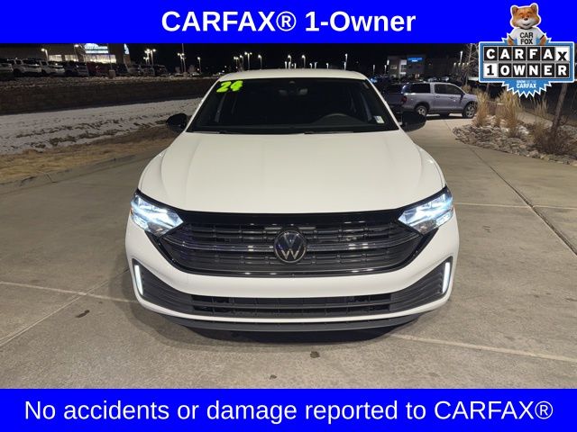 2024 Volkswagen Jetta 1.5T Sport photo 2