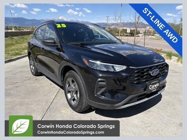 2025 Ford Escape ST-Line AWD's photo
