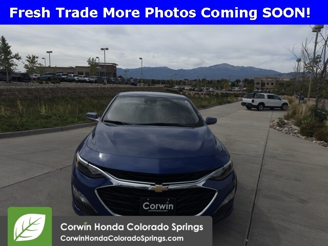 2023 Chevrolet Malibu 1LT photo 2