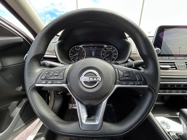 2023 Nissan Altima SV - Photo 9