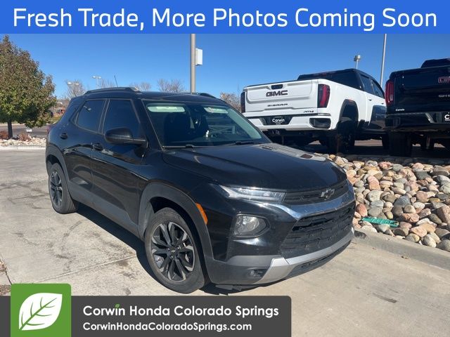 2021 Chevrolet Trailblazer LT photo 2