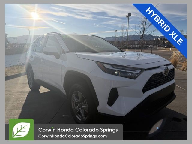 2025 Toyota RAV4 Hybrid XLE photo 2
