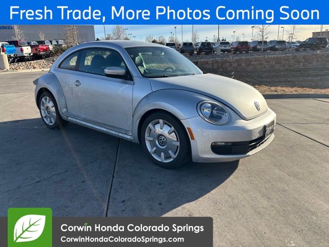 2012 Volkswagen Beetle 2.5's photo