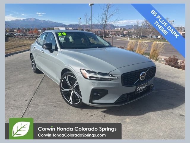 2024 Volvo S60 Plus's photo