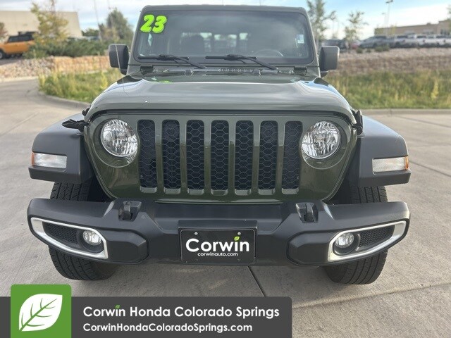 2023 Jeep Gladiator Sport photo 2