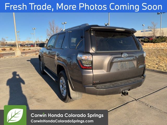 2016 Toyota 4Runner SR5 Premium photo 4