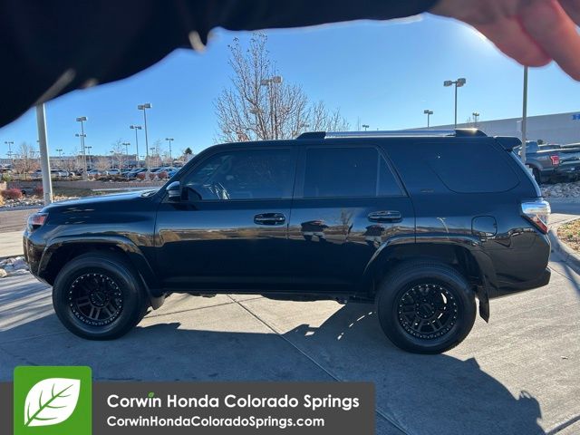 2019 Toyota 4Runner SR5 photo 4