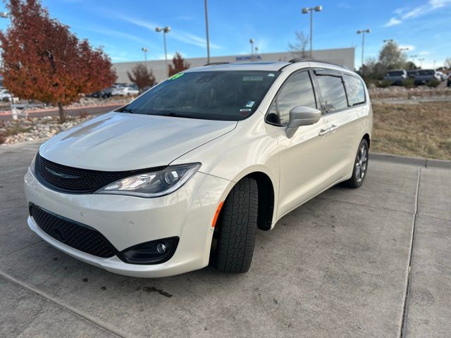 2019 Chrysler Pacifica Touring Plus photo 3