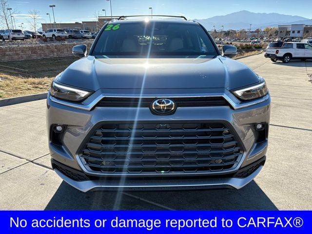 2026 Toyota Highlander Hybrid Platinum photo 2