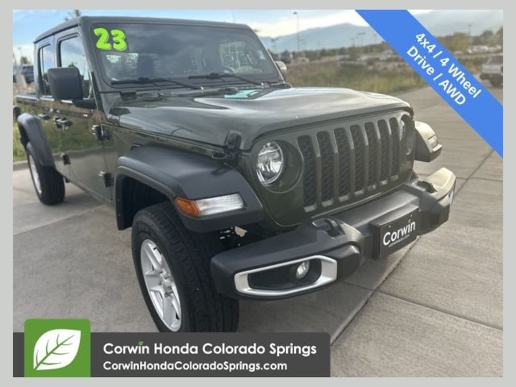 Used 2023 Jeep Gladiator Sport Truck