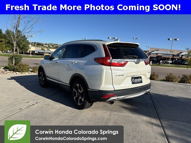 2017 Honda CR-V Touring photo 3