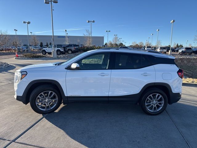 2024 Gmc Terrain SLT photo 3