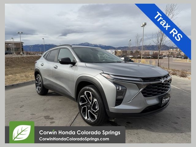 2025 Chevrolet Trax RS's photo