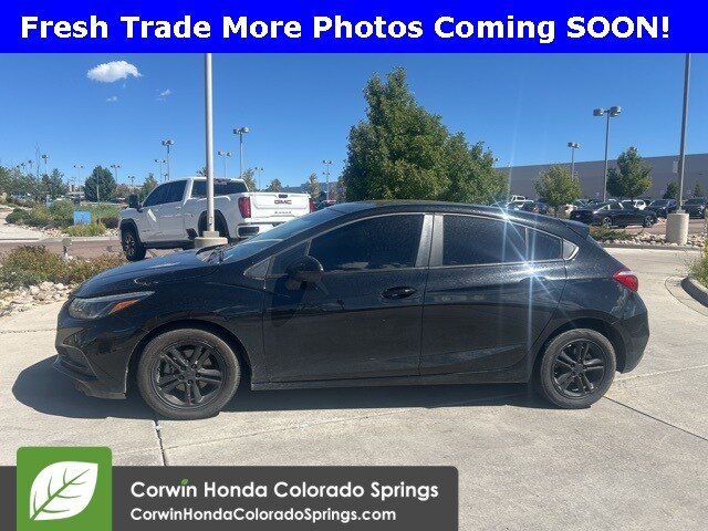 2018 Chevrolet Cruze LT photo 2
