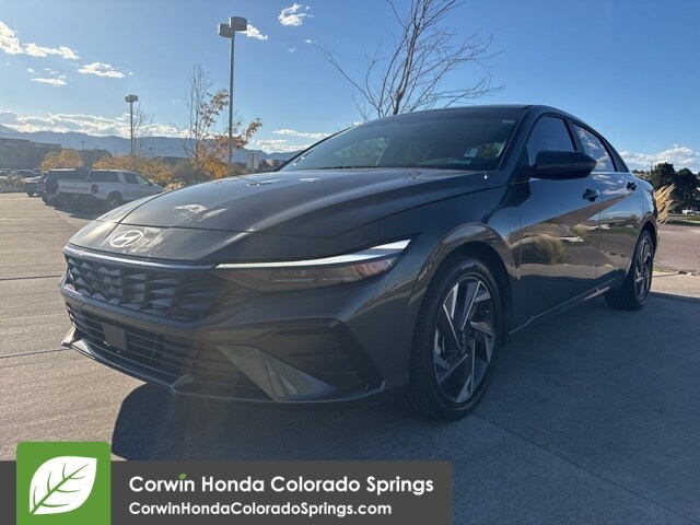 2024 Hyundai Elantra Hybrid Limited photo 3
