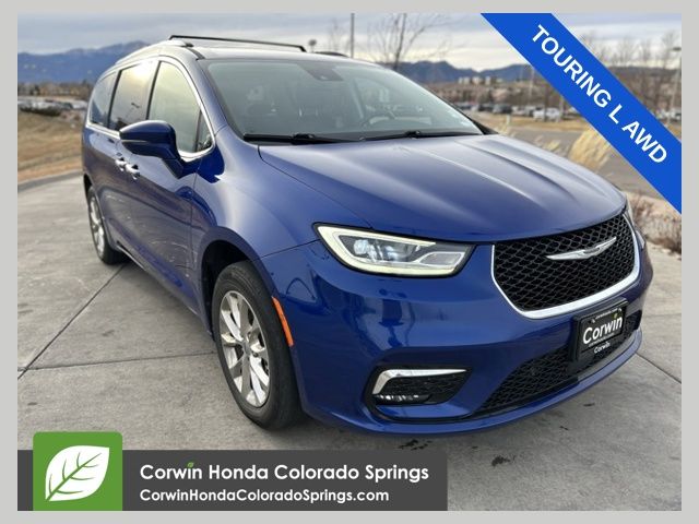 2021 Chrysler Pacifica Touring L's photo