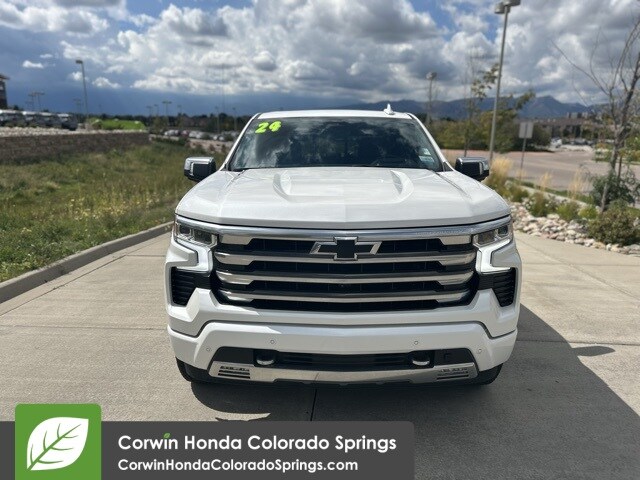 2024 Chevrolet Silverado 1500 High Country photo 2