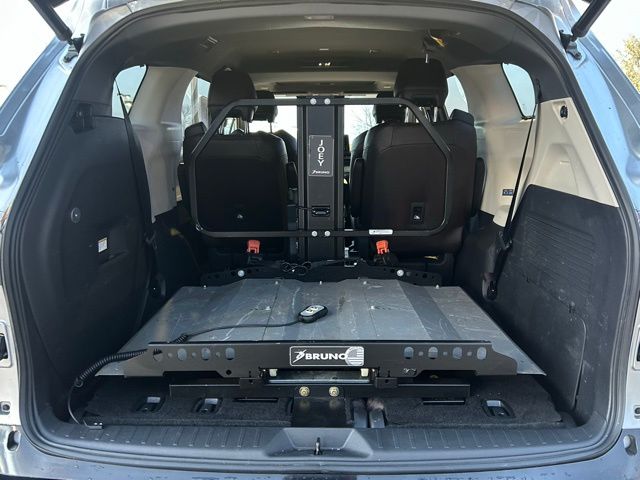 2021 Toyota Sienna Platinum - Photo 26