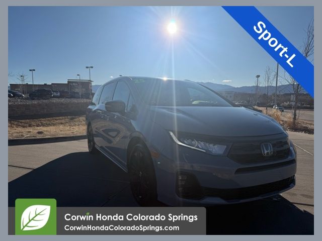 2025 Honda Odyssey photo 2