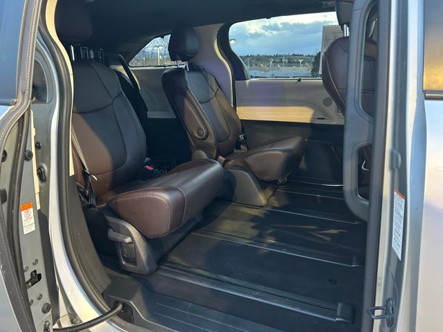 2021 Toyota Sienna Platinum - Photo 27