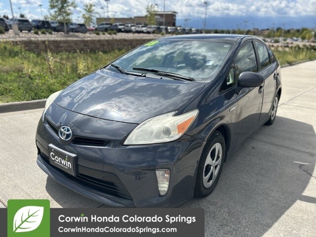 2013 Toyota Prius Four photo 2