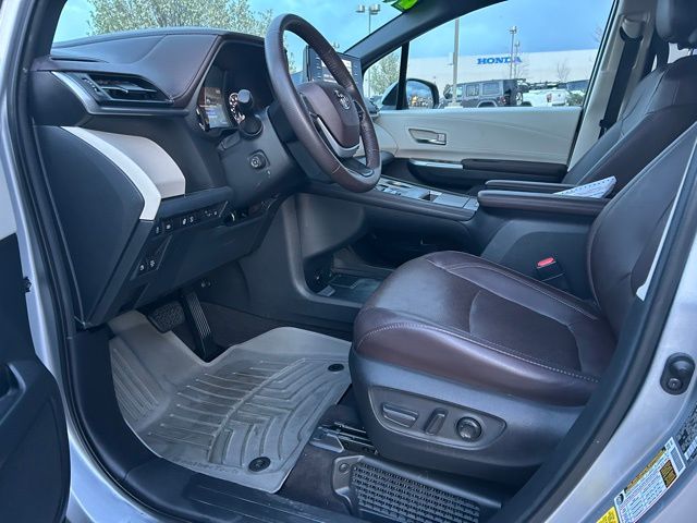 2021 Toyota Sienna Platinum - Photo 21