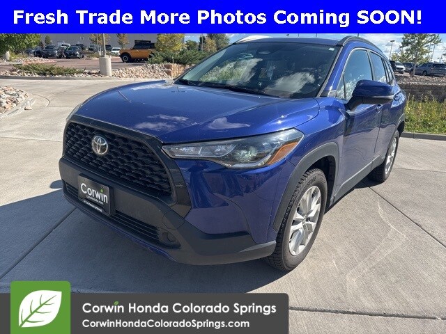 2023 Toyota Corolla Cross LE photo 3