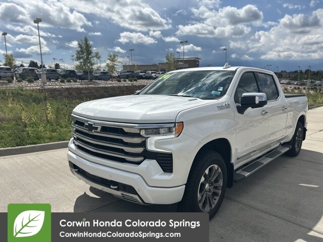 2024 Chevrolet Silverado 1500 High Country photo 3