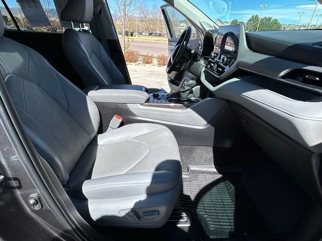 2023 Toyota Highlander Platinum - Photo 31