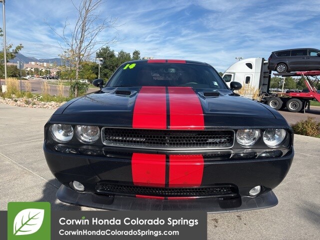 2014 Dodge Challenger SRT8 photo 2